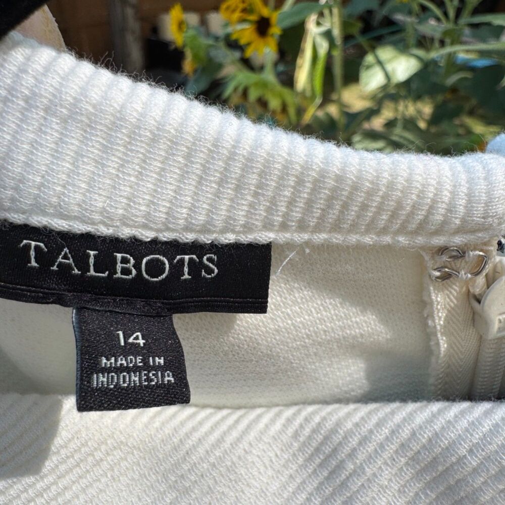 Talbots Black and White Knee-Length Dress Short Sleeve Accent Collar - Picture 5 of 9
